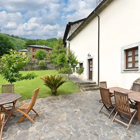 Puente Del Narcea 2 アパート