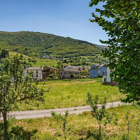 Puente Del Narcea 2 アパート